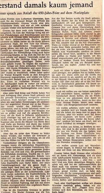 20)31028Gronau. Der legendäre Lehrer Adolf Bunner sprach auf dem Marktplatz zum 650.Gronau-Geburtstag. | Foto: LDZ