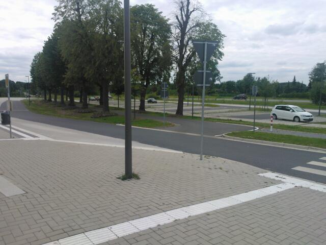 12)31028Gronau:Parkplatzanlage für die Grundschule am Wildfang, die KGS und die 2 Sporthallen.