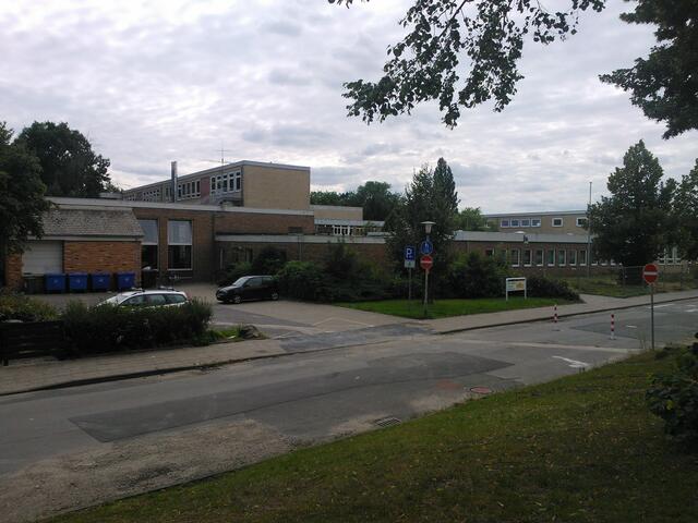 07)31028Gronau:Die ehemaligeGrundschule, jetzt KGS._ http://www.kgs-gronau.de/