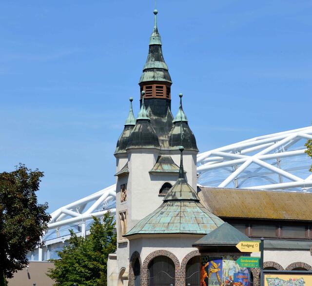 Auf 26 Hektar gibt es eine große parkartig gestaltete Grünanlage. Am besten folgt man dem Rundgang.