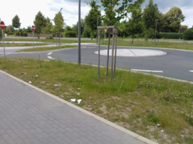 11)31028Gronau:Parkplatzanlage für die Grundschule am Wildfang, die KGS und die 2 Sporthallen.