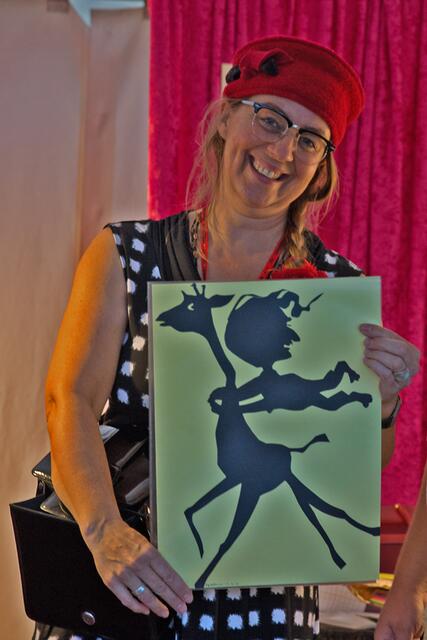 Jeanette Silhouette - Scharfes Auge, scharfe schere, schwarzes Papier --- und treffsichere Karikaturen.