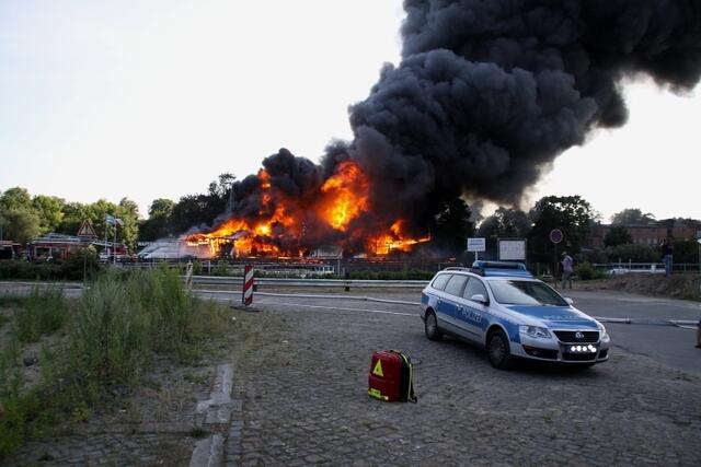 Wirklich ein Großfeuer. Die Wolke war bis Wathlingen zu sehen