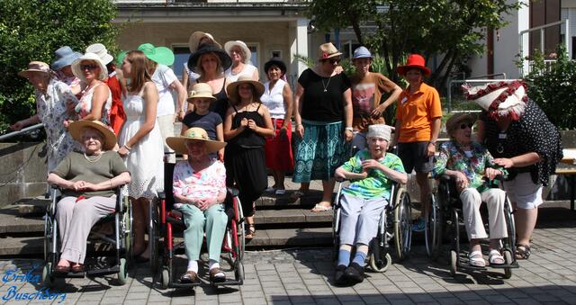 Gruppenbild der Hutmodels