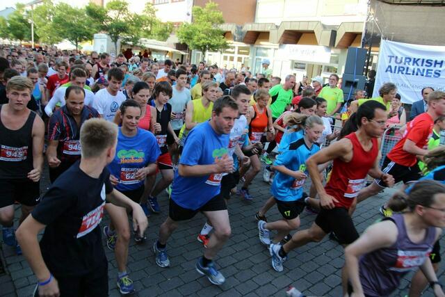 Vier-Kilometer-Lauf beim 13. Lehrter Abend-City-Lauf des LSV. | Foto: Hubert Lödding
