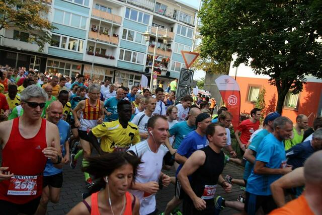 Zehn-Kilometer-Lauf beim 13. Lehrter Abend-City-Lauf des LSV. | Foto: Hubert Lödding
