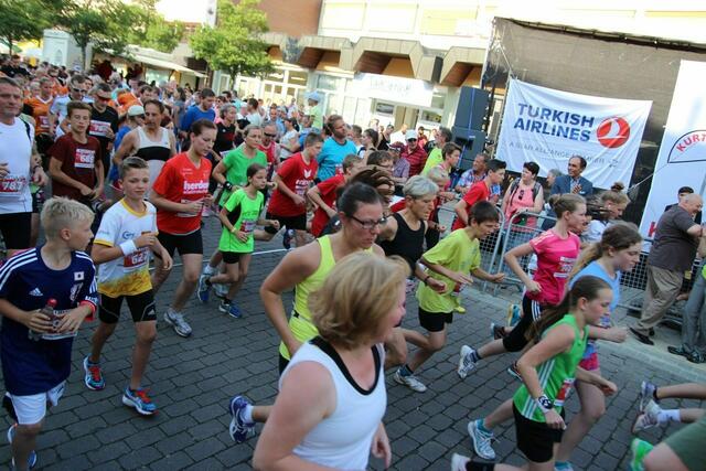 Vier-Kilometer-Lauf beim 13. Lehrter Abend-City-Lauf des LSV. | Foto: Hubert Lödding