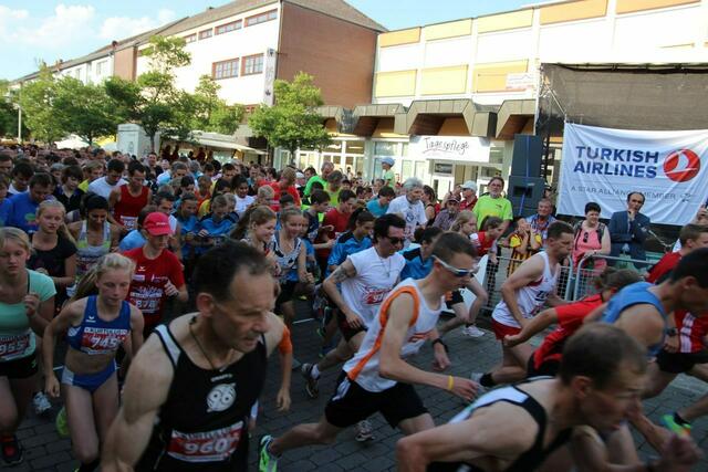 Vier-Kilometer-Lauf beim 13. Lehrter Abend-City-Lauf des LSV | Foto: Hubert Lödding