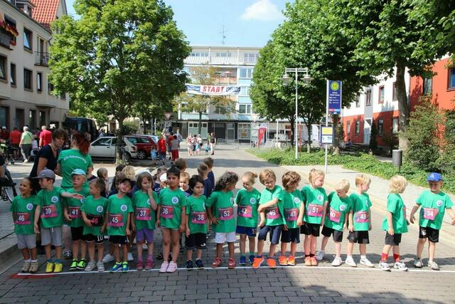 Bambinilauf beim 13. Lehrter Abend-City-Lauf des LSV. | Foto: Hubert Lödding