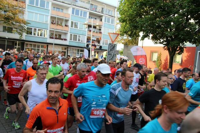 Zehn-Kilometer-Lauf beim 13. Lehrter Abend-City-Lauf des LSV. | Foto: Hubert Lödding