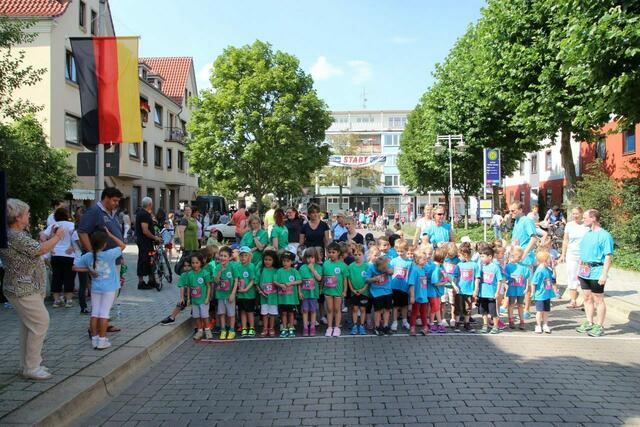 Bambinilauf beim 13. Lehrter Abend-City-Lauf des LSV | Foto: Hubert Lödding