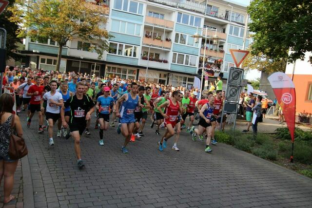 Zehn-Kilometer-Lauf beim 13. Lehrter Abend-City-Lauf des LSV. | Foto: Hubert Lödding
