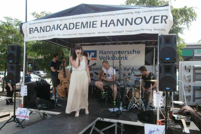 Show act: Laura Voce and Band-Music-College Hannover e. V.