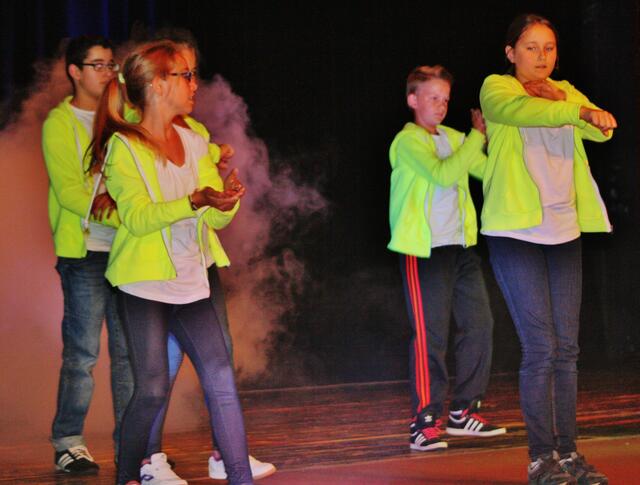 HipHop: Club can't handle me
