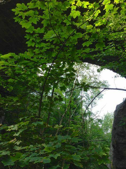 Diese gigantische Steinbrücke