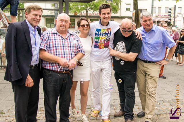Helmut-Haller-Platz-Fest: v.l.: Bernd Kränzle, Dieter Benkard, Margarete Heinrich, Dirk Wurm, Arno Löb, Harald Güller