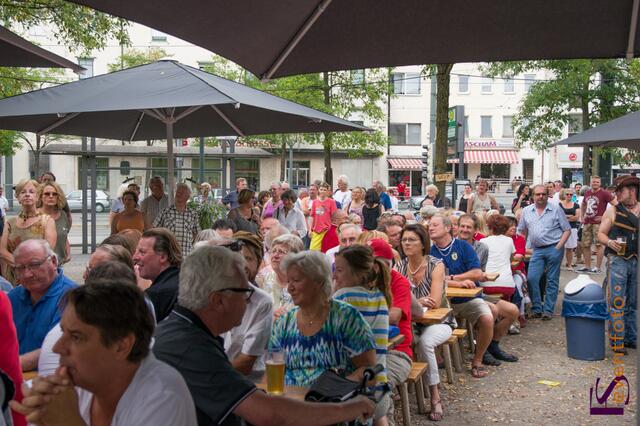 Helmut-Haller-Platz-Fest: Viele Freunde und Fans von "Hemad" Helmut Haller kamen zum Fest