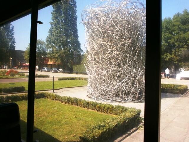 Das Seebad wurde bekannt vor allem durch die regelmäßigen Besuche von Kaiser Wilhelm II.  Er kam immer während der Kaisertage am ersten Augustwochenende seit 1882. Swinemünde ist mit den Kaiserbädern Ahlbeck, Heringsdorf und Bansin über die längste Strandpromenade Europas seit 2011 verbunden. Sie hat eine Länge von über 12 km. Ebenso lang ist der feine Sandstrand von Swinemünde bis Bansin. Er ist durchschnittlich 40 m breit. Der Strand zieht sich bis nach Peenemünde über 42 km dahin.