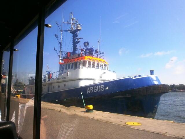 Weiter geht die Fahrt durch die Stadt zum Hafen. Ab Mitte des 19. Jahrhunderts gab es Dampfschiffverbindungen nach Ostpreußen, Bornholm und Kopenhagen.