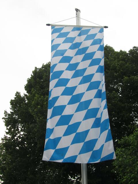 VdK Kriegsgräberfürsorge, Gartenfreunde und Emo's Kunst