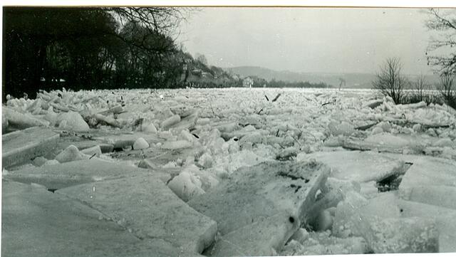 Eisgang auf der Lahn am Wehrdaer Weg (ca. 1946) | Foto: Friedrich Unkel Nachk.