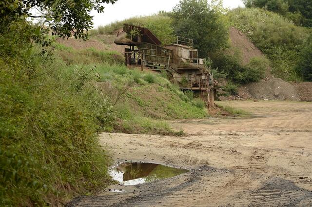 am Sandbruch - die Abschussrampe von ALF steht noch da - inmitten von viel Sandabraum