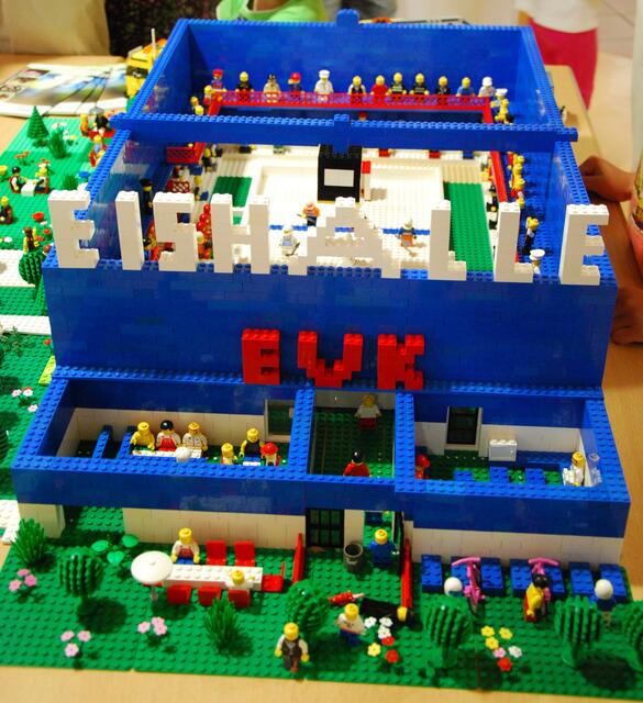 ... modern und mit tollen Außenanlagen