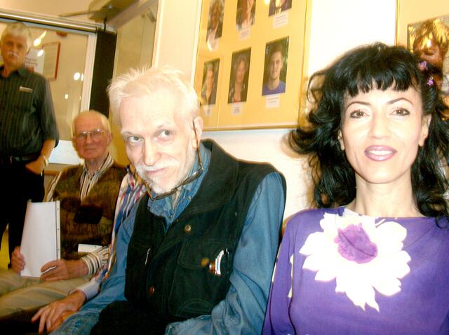 Gespannt lauschen die Gäste den poetischen Vorträgen | Foto: Tania Rupel