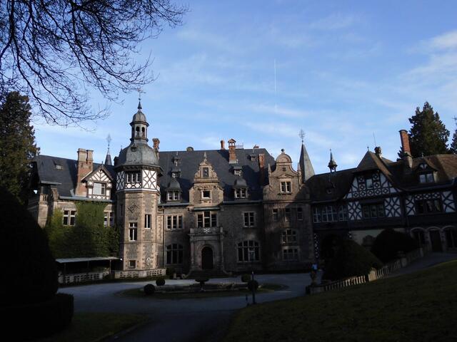 Schloß Rauischholzhausen bei Marburg im Frühling