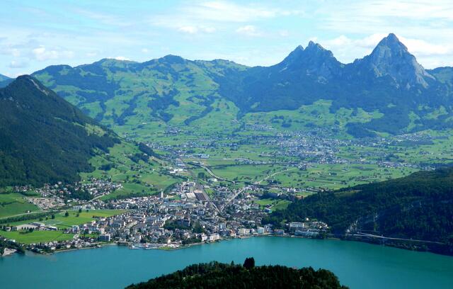 Der Kleine 1811 m  und der Große Mythen 1898 m