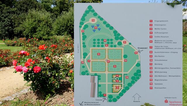 Der Übersichtsplan gibt wichtige Hinweise zur Orientierung im Magdalenengarten. Die Bezeichnung "Standort" verweist auf die neue Aussichtsplattform. Foto: Helmut Kuzina