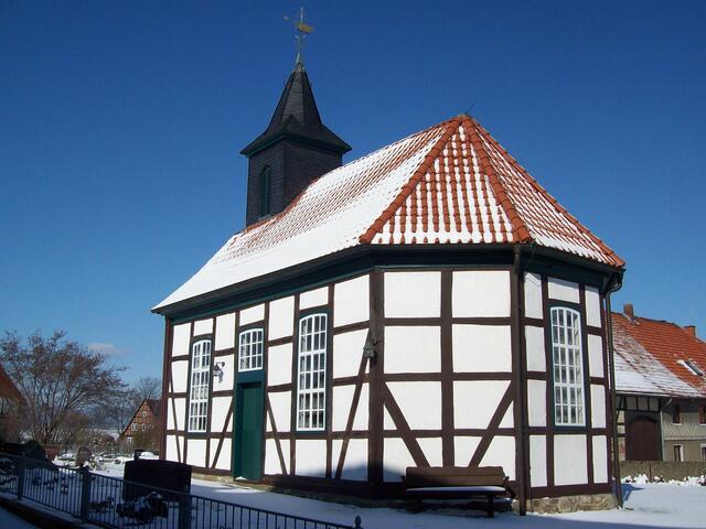 Januar: Fachwerk-Kapelle in Boitzum