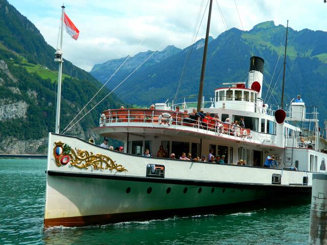 Die "Stadt Luzern" wurde 1928 erbaut. 62 m lang, 13,7 m breit.