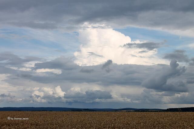 Hier stapeln sich paar Wolken.