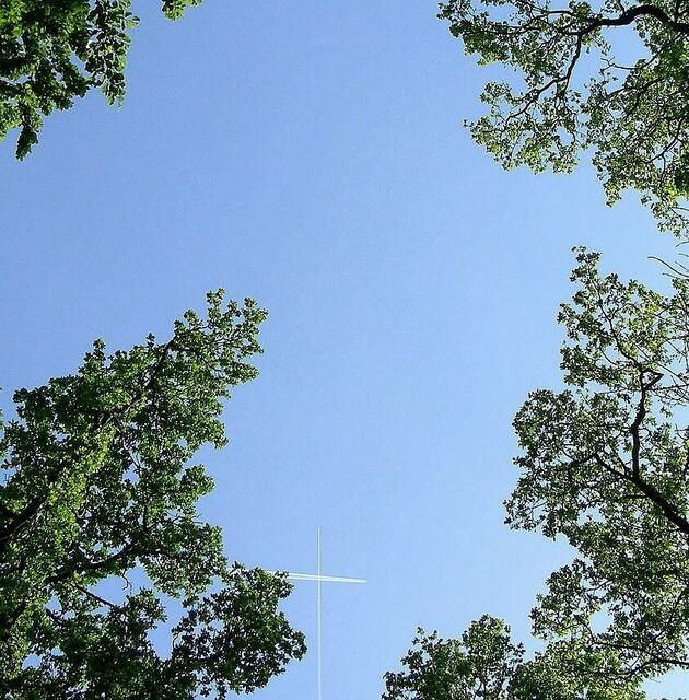 Das Bild mit dem Kreuz am Himmel