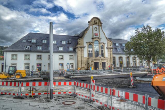 Bahnhofsvorplatz Marburg / Lahn - Großbaustelle vor dem Hauptbahnhof am 14.08.2014.