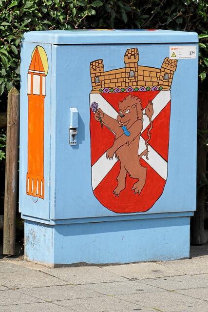 Der Wasserturm an der Seitenwand und in Front das Lehrter Stadtwappen. Natürlich schaut der Löwe (gerade) noch ernst aus und steckt auch seine lange Zunge raus!