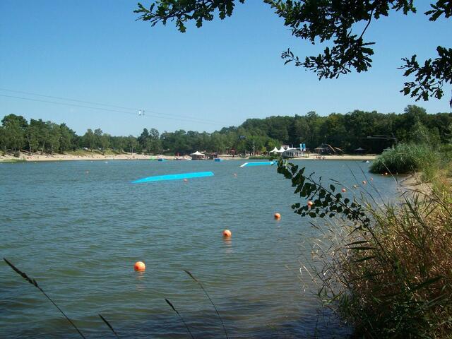 August: Blauer See in Garbsen