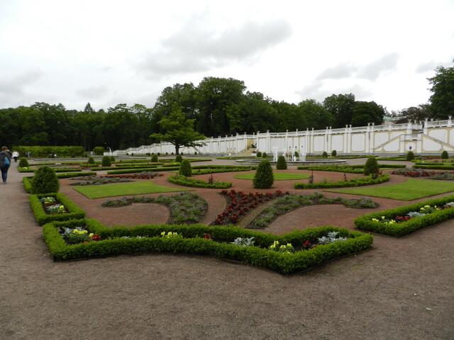 ..vor Kadriorg Palast...
