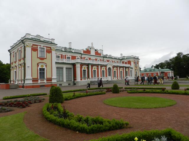 ..der Kadriorg Palast...