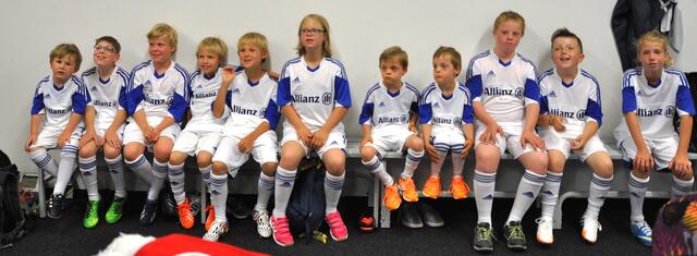 Die 11 Einlaufkids von Special Olympics Bayern