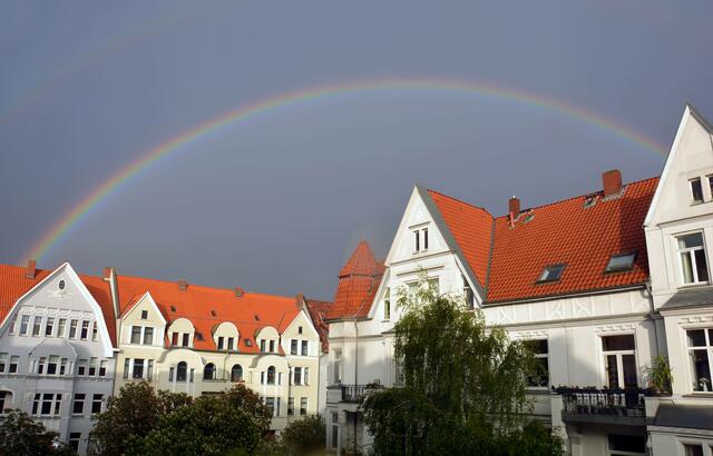 Regenbogen über der List(Hannover) im Mai