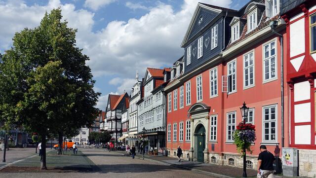 Gebäudereihe am Stadtmarkt (Foto: Helmut Kuzina)