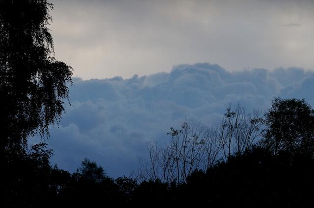 Doch auch bedrohliche Wolkenwände beendeten manche Exkursion im August!