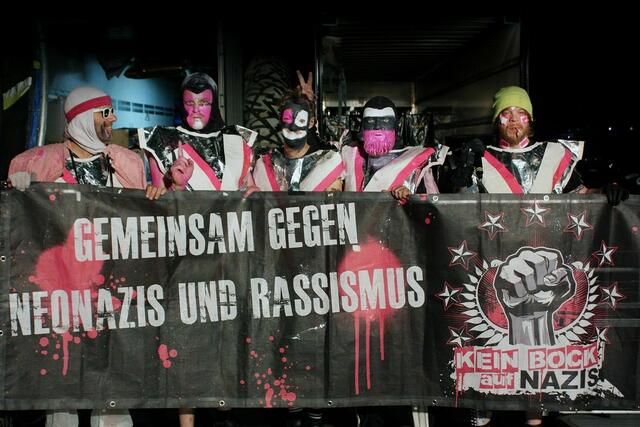 Deichkind ist mit auf dem Sampler vertreten | Foto: Farbfussel Studios