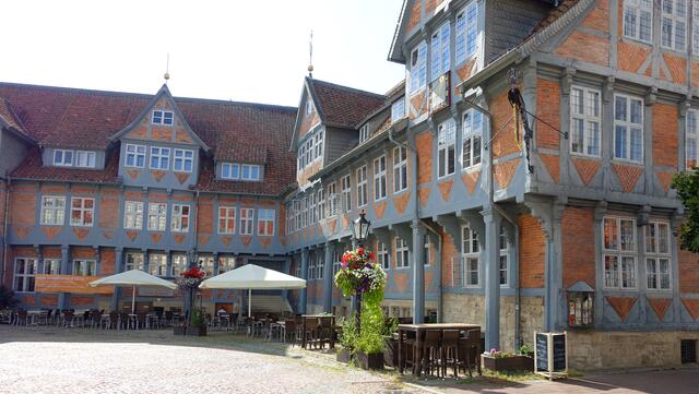 Direkt am Stadtmarkt befindet sich im Keller des historischen Rathauses das "Brauhaus Wolfenbüttel". Foto: Helmut Kuzina