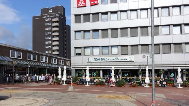 Der Gebäudekomplex A2 soll ziemlich weit an das Gewerkschaftsgebäude (rechts) heranreichen.