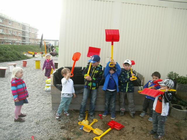 Wir sind bereit für das Anlegen unseres Hochbeets...
