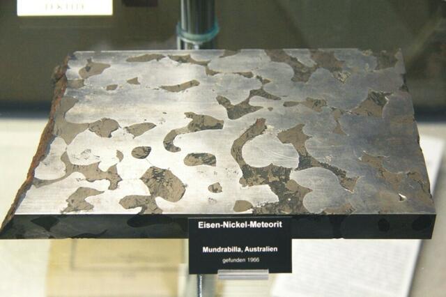 Schnitt durch einen aufgefundenen Meteoriten