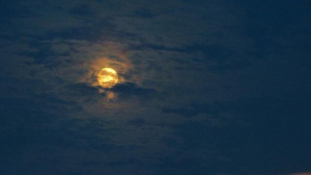 Der Mond ist aufgegangen